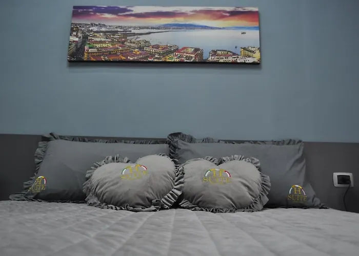 Hsuite 4* نابولي