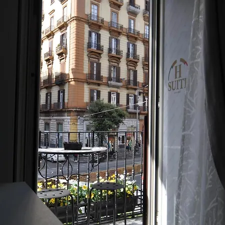 Hsuite Naples