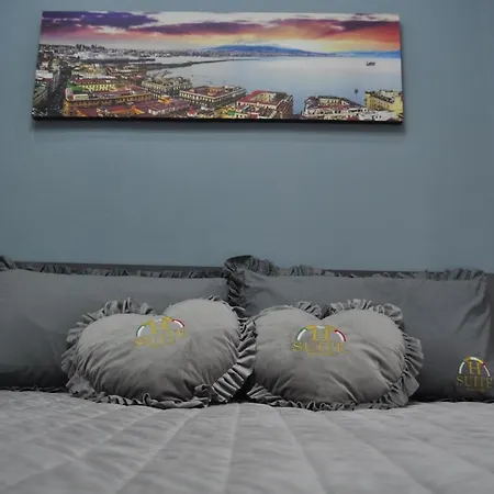 Hsuite 4* Napoli