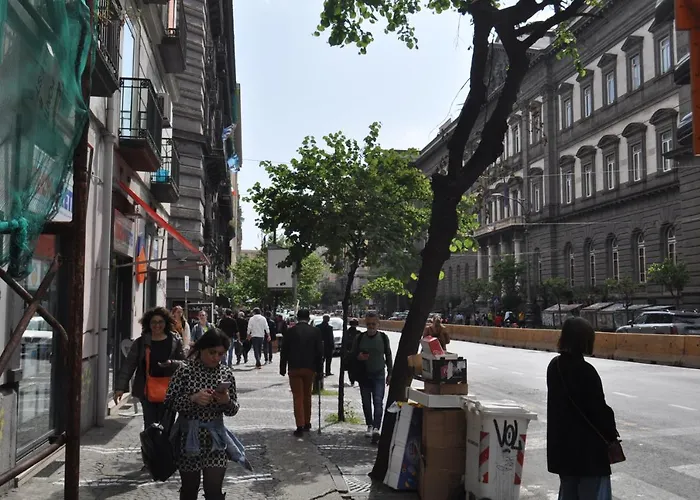 Hsuite 4* Νάπολη